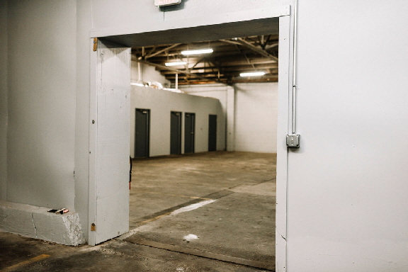 Door between warehouse areas